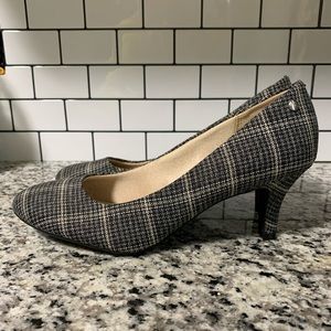 Parigi Pump LifeStride soft system heels